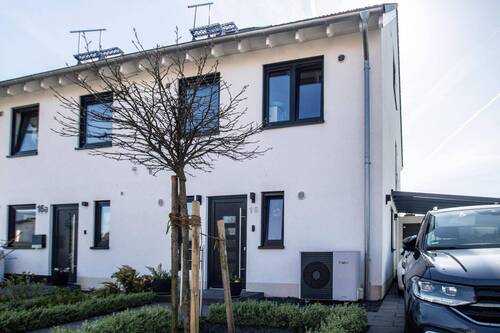 Außenansicht - Mehr Ruhe. Mehr Zuhause. - Doppelhaushälfte mit 5 Zimmern nahe Mönchengladbach