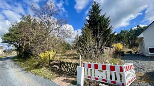 Einfahrt - Grundstück in Thiendorf