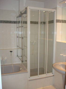 Dusche und - 