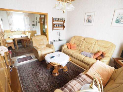 Blick vom Wohnzimmer ins Esszimmer - 