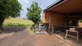 weitere Einfahrt mit Carport - 