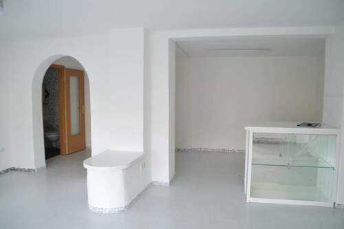 Laden Raum links - 3 Zimmer Gewerbeobjekt (Büro, Produktion, Verkauf) zur Miete in Bad Elster