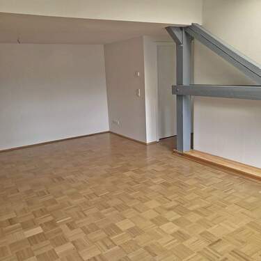 im Wohnzimmer - 2 Zimmer Etagenwohnung in Schwerin