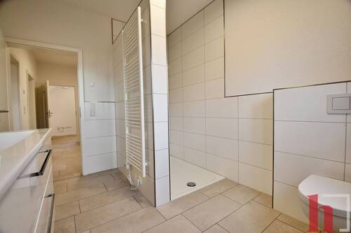 Badezimmer - Doppelhaushälfte mit 95,00 m² in Drebber zur Miete