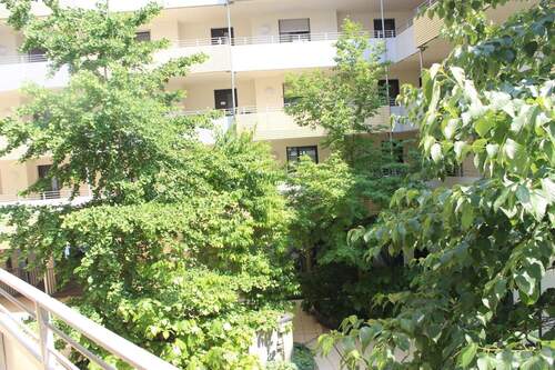 begrünter Innenhof Bild 1 - 