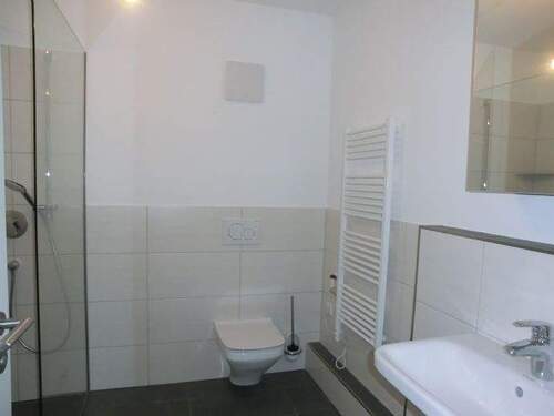 Duschbad mit WC - Etagenwohnung mit 52,20 m&sup2; in Würzburg zum Kaufen