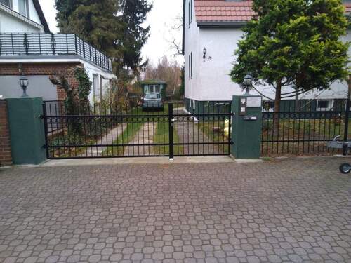 Gartentor - Einfamilienhaus mit 130,00 m&sup2; in Berlin zum Kaufen