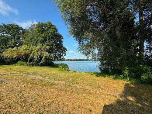 Badestrand nur ca. 500 Meter entfernt - Grundstück in Potsdam