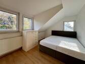 2. OG/DG_Schlafzimmer 1 - 4 Zimmer Etagenwohnung in Esslingen