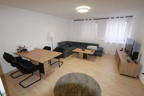 Bild1 - Nette Einzelperson für schöne 2-Zimmer-Wohnung im Zentrum gesucht