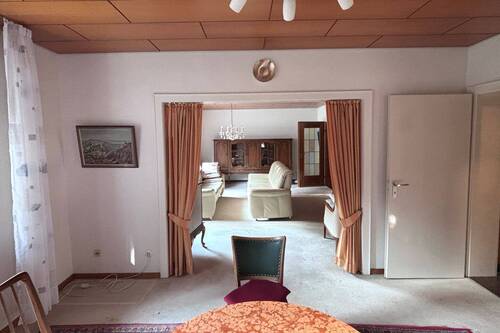 EG Esszimmer mit Blick ins Wohnzimmer - 