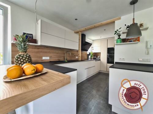 Einbauküche - 6 Zimmer Einfamilienhaus in Albstadt