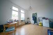 1. OG Links Zimmer - 