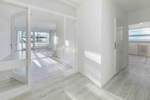 Flur - 3 Zimmer Etagenwohnung in Leverkusen