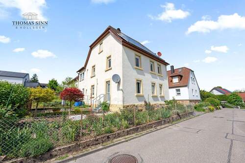 Hausansicht - 4 Zimmer Etagenwohnung zum Kaufen in Neckarsulm / Dahenfeld