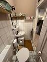 Weisses Bad mit Fenster - 