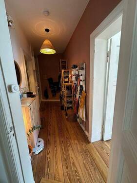 Flur mit hoher Decke - 