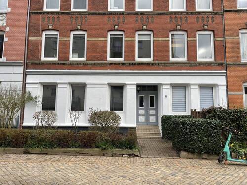 schöner Vorgarten - 2 Zimmer Etagenwohnung in Kiel