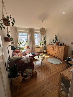 sonniges Wohnzimmer - 