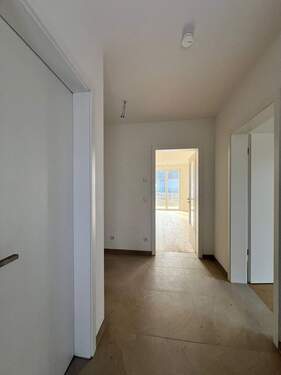 Eingangsbereich / Garderobe - 5 Zimmer Doppelhaushälfte zum Kaufen in München