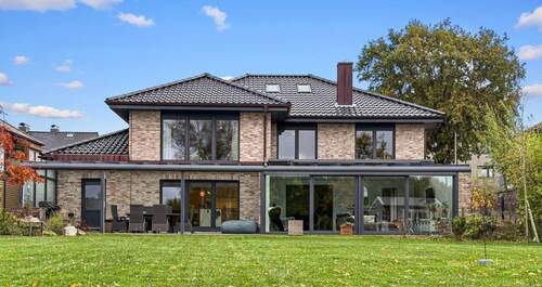 Ihr neues Zuhause - Einfamilienhaus mit 295,00 m² in Heide zum Kaufen