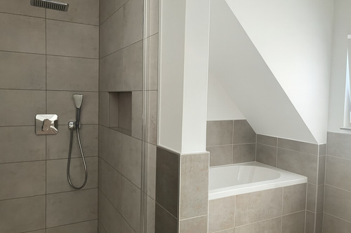 Badezimmer im 1.OG - 