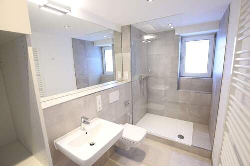 Badezimmer - 2 Zimmer Etagenwohnung zur Miete in Mannheim