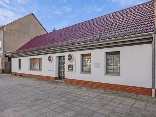 Außenansicht Bistro 1 - 1 Zimmer Mehrfamilienhaus, Wohnhaus zum Kaufen in Altdöbern