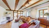 Wohnzimmer im EG mit Kamin im Mühlengebäude - 