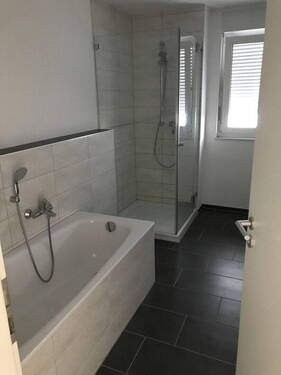 Badezimmer - 3 Zimmer Etagenwohnung zum Kaufen in Rheinstetten