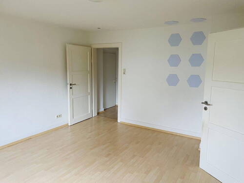 EG-Wohnzimmer_Blick Flur - 