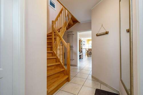 Hausflur - 4 Zimmer Doppelhaushälfte in Zingst