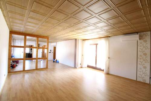 2 Wohnbereich EG - 8 Zimmer Mehrfamilienhaus, Wohnhaus zum Kaufen in Kefenrod