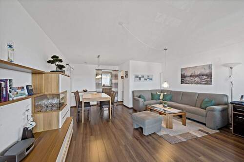 Wohnen - PROVISIONSFREI- Charmante 3-Zimmer-Wohnung in begehrter Lage - solide vermietet & mit Stellplätzen