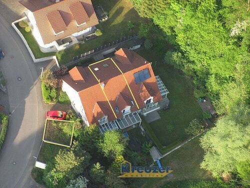 Luftaufnahme - Hell * Hübsch * Ruhige Randlage - Sehr gepflegtes Reihenmittelhaus mit Doppelcarport in Baindt !