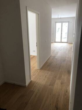 Flur in die Schlaf-/Wohnzimmer - 3 Zimmer Etagenwohnung zur Miete in Hannover
