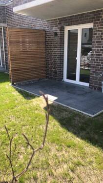 Terrasse mit Garteanteil - 