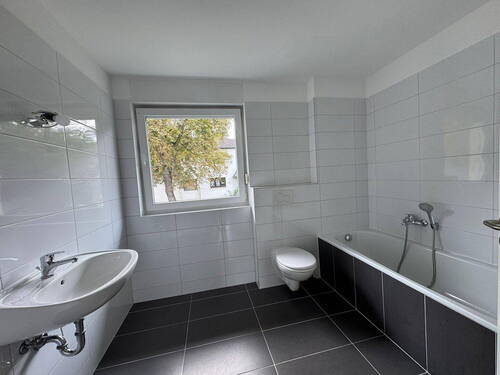 En-suite Bad mit Wanne - 