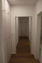 Flur mit Einbauschränken - 