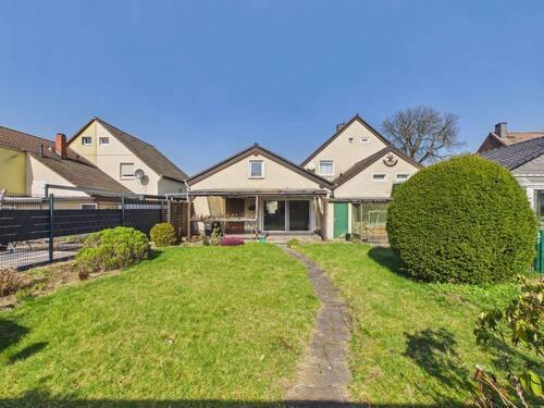 Hausansicht hinten - 3 Zimmer Doppelhaushälfte zum Kaufen in Hamm