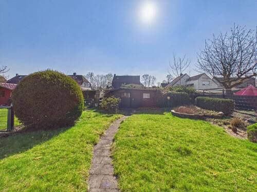 Blick in den Garten - Doppelhaushälfte mit 94,70 m&sup2; in Hamm zum Kaufen