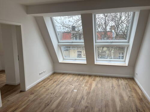 Wohnzimmer - Dachgeschosswohnung Dietzgenstraße 93