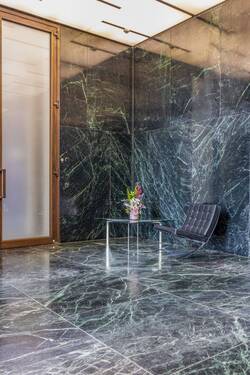 Lobby - 