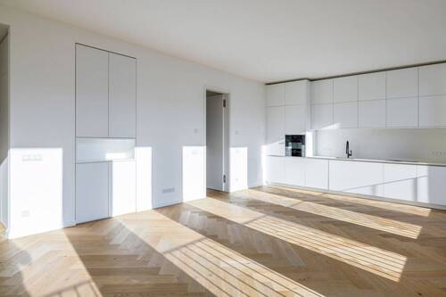 Wohnbereich und Küche - Etagenwohnung mit 75,30 m&sup2; in Berlin zur Miete