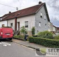 Aus Bankverwertung! Einfamilienhaus mit Garten und 2 Garagen in ruhiger Lage - Weiskirchen / Konfeld