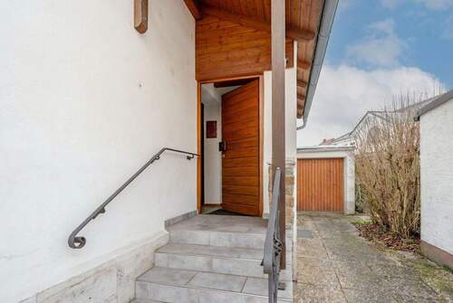 Eingang - 5 Zimmer Mehrfamilienhaus, Wohnhaus zum Kaufen in Straubing