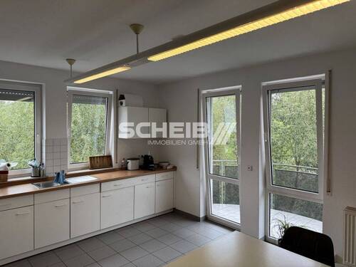 Teeküchenzeile - Büro mit 180,00 m&sup2; in Gaildorf zur Miete