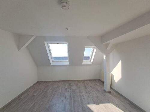 Bad - Etagenwohnung mit 76,50 m&sup2; in Brandenburg an der Havel zur Miete