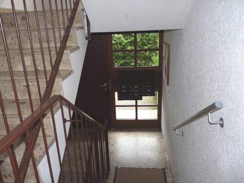 Helles freundliches Treppenhaus - 