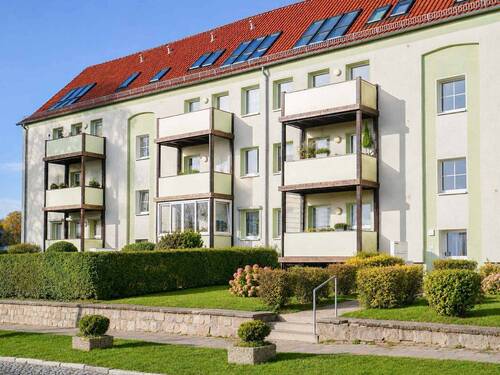 Titelbild - Erdgeschosswohnung mit Gestaltungspotenzial, Wintergarten-Balkon & 2 PKW-Stellplätzen an der Ostsee